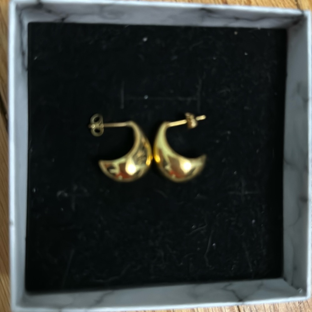 gold plated stylish earrings